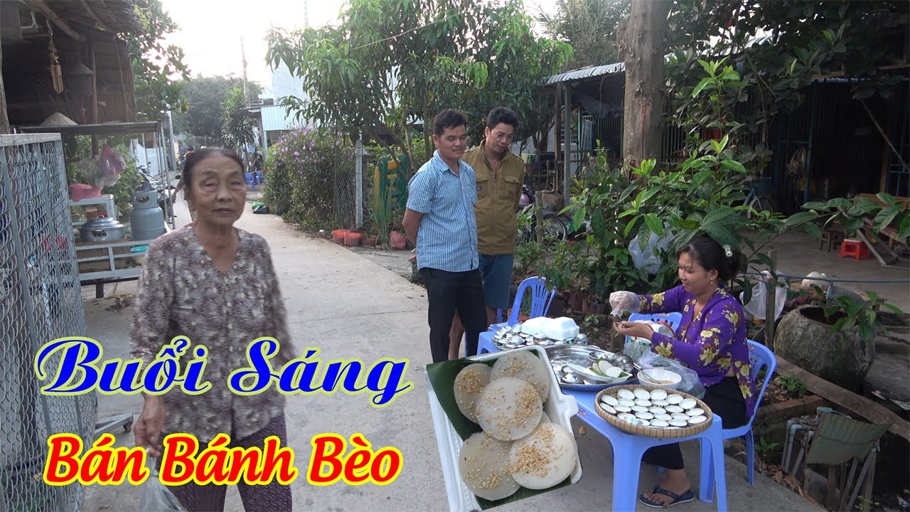 Sáng Bán Bánh Bèo Tấp Nập Người Mua Khách Đậu Xe Đợi Chật Một Khúc Đường\DD ĐQ#419