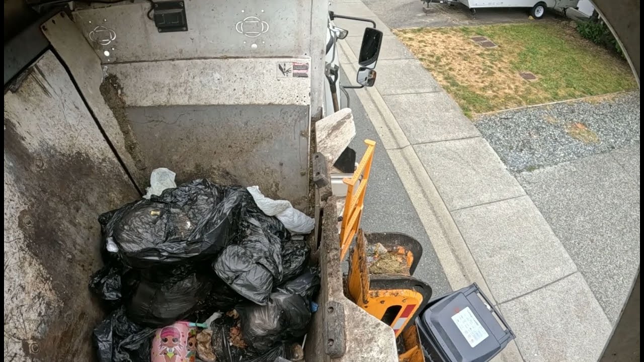 Split Body Labrie Garbage Truck Hopper Video - A Better Angle! (part 2)