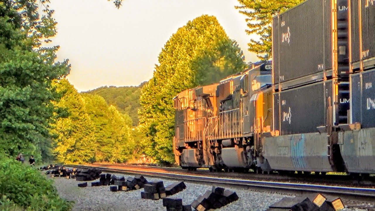 CSX 69 w/Nice Horn on Point of an Eastbound Freight in Coraopolis, PA - 6/16/2020