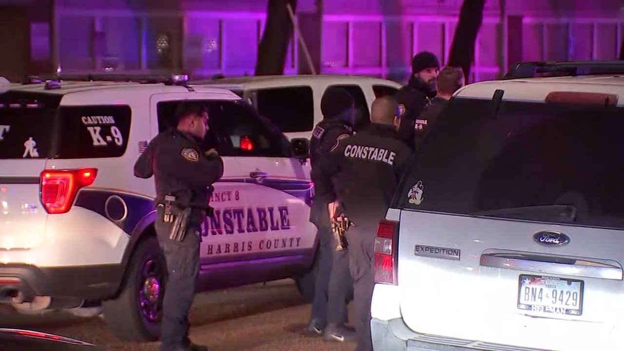 Texas officer run over, killed during traffic stop