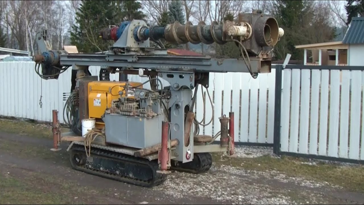 Brunnen bohren mit fahrbarer Bohrmaschine Teil 2, portable water well drilling machine in action