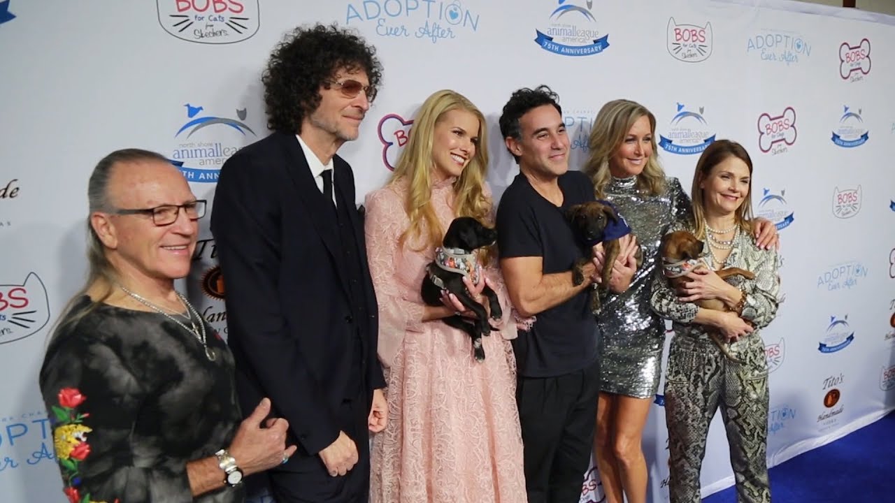 Howard Stern, Elvis Duran talk NHL dogs, animal rescues on NHL Celebrity Wrap