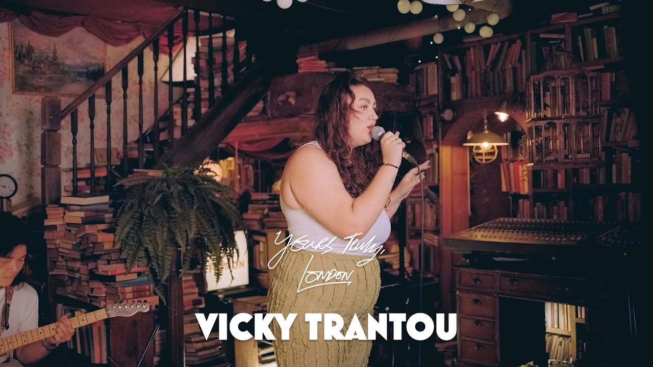 Vicky Trantou live in The Gallery Room | Yours Truly