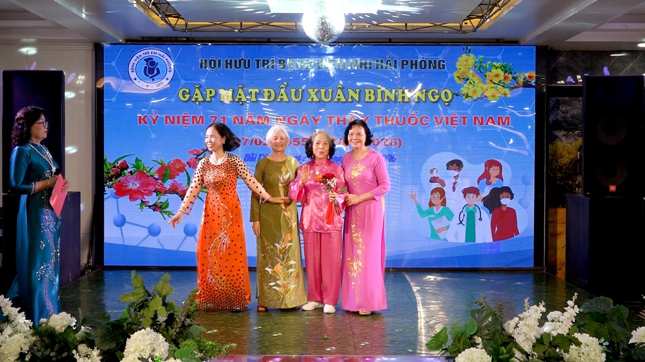 THÁI CỰC SONG QUẠT / BIỂU DIỄN BÁC SỸ - NGHỆ SỸ VŨ THỊ XUYÊN
