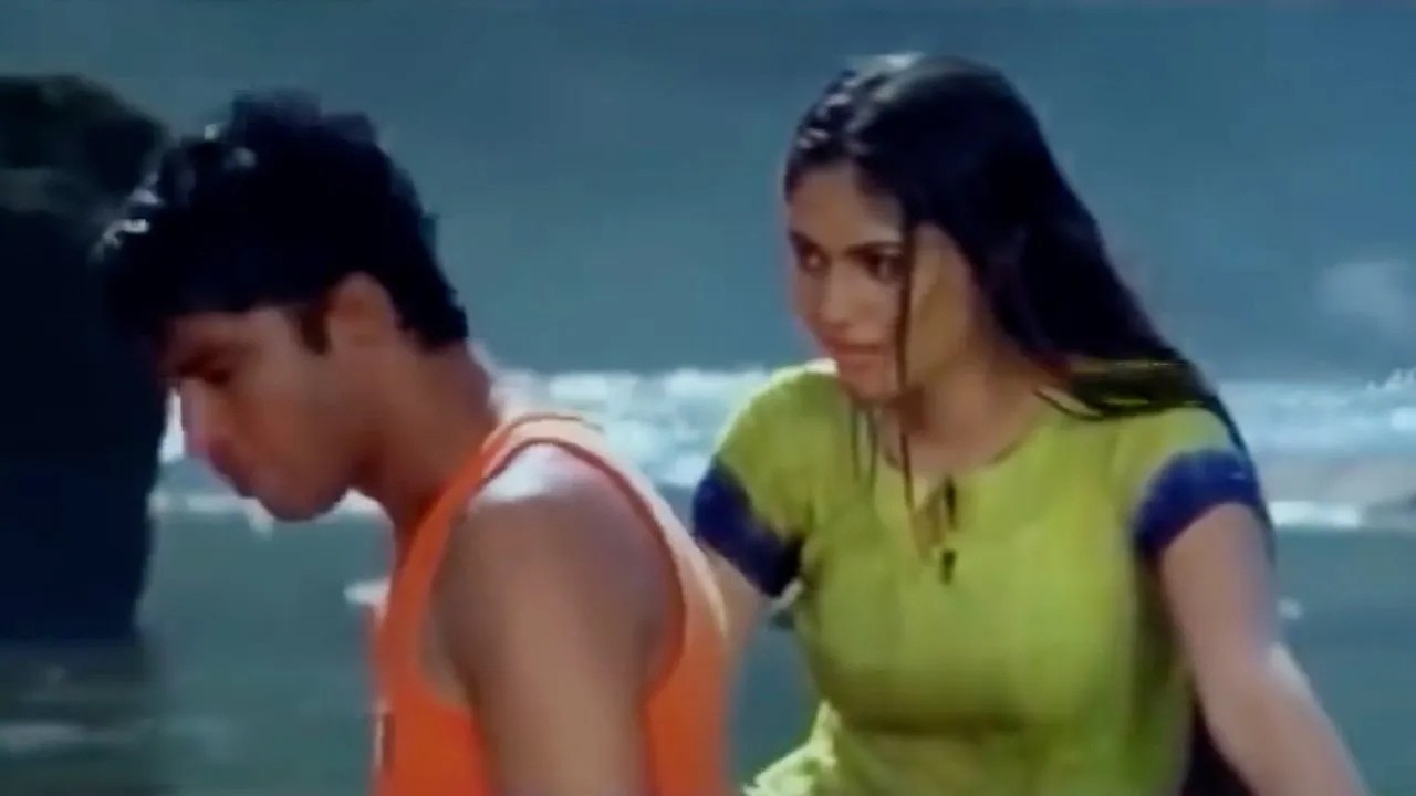 Sherin & Allari Naresh Best Love Scene | Telugu Movie Best Love Scenes |  Shalimar Cinema