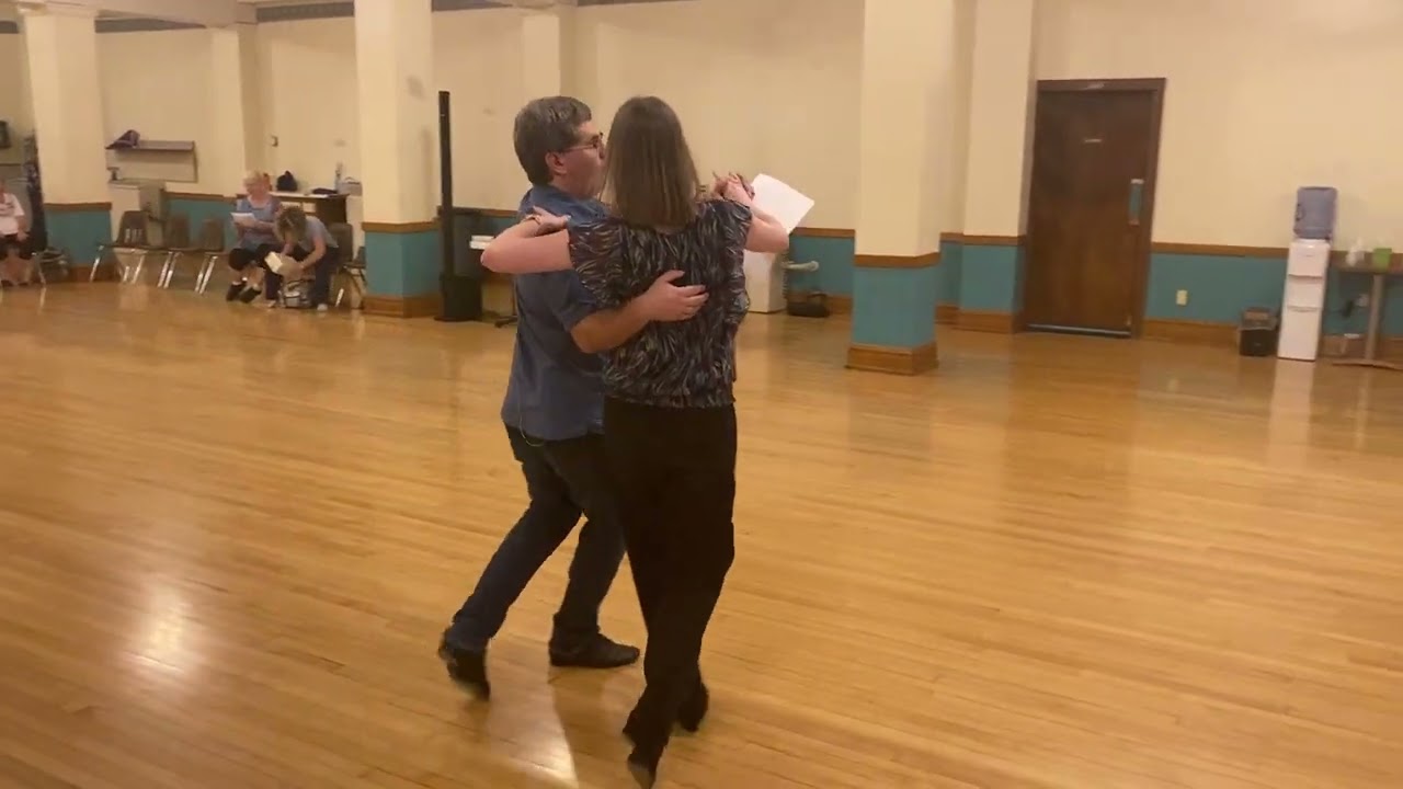 Round Dancing - Foxtrot - Demonstration - Solitude City