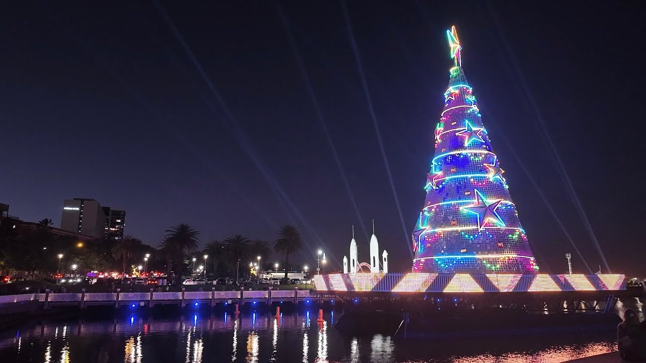 CHRISTMAS LIGHTS 2025 MELBOURNE SUBURBS