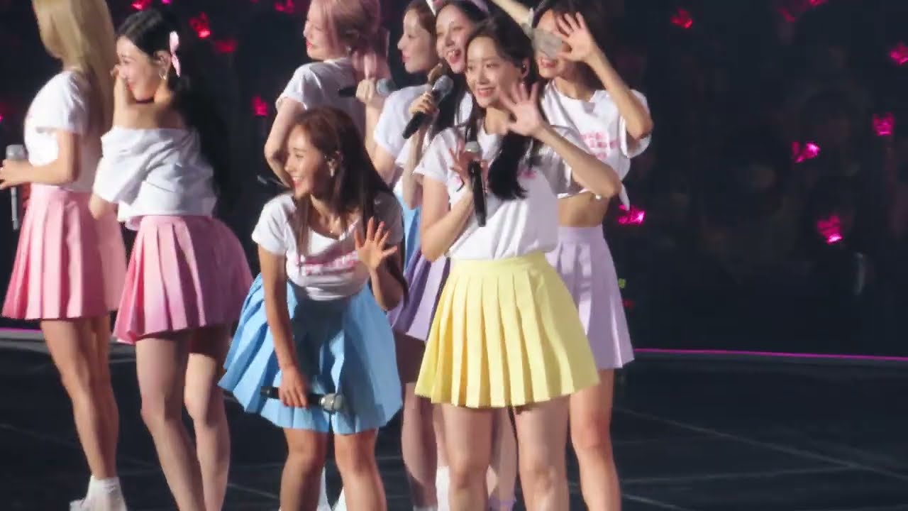 Girls' Generation SNSD 소녀시대 - 