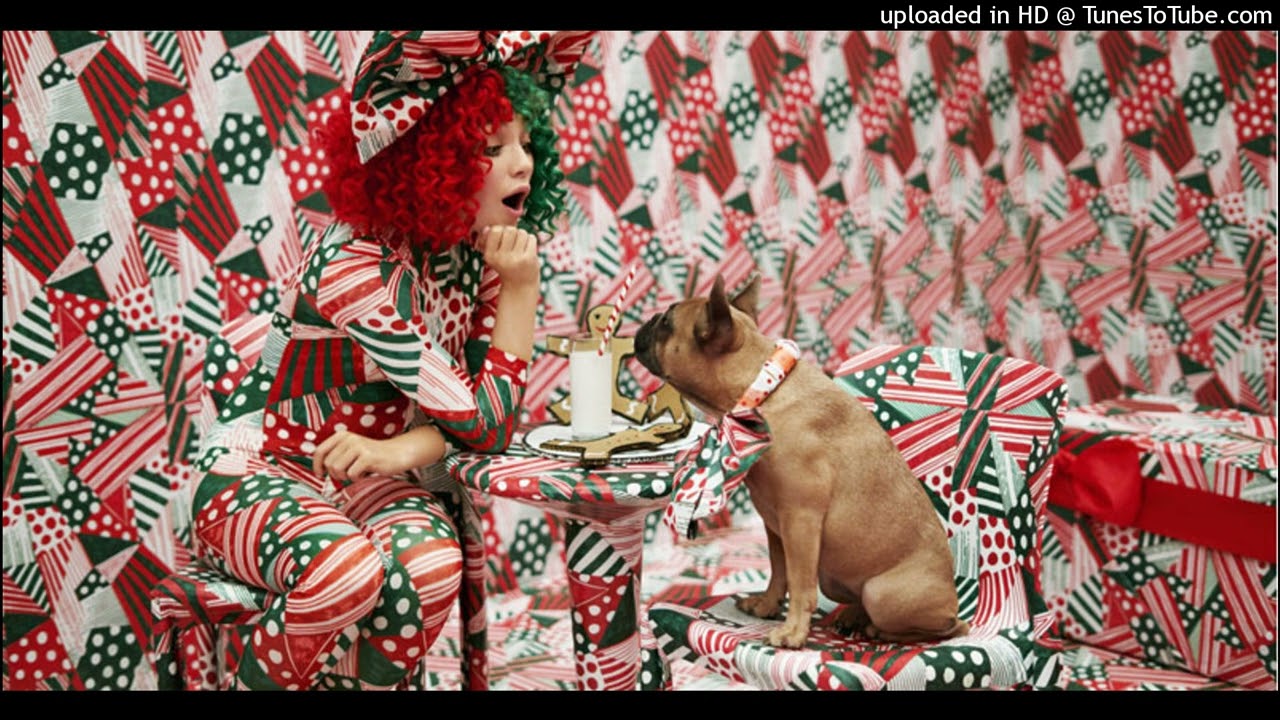 Sia - Everyday Is Christmas (Alternative Version)