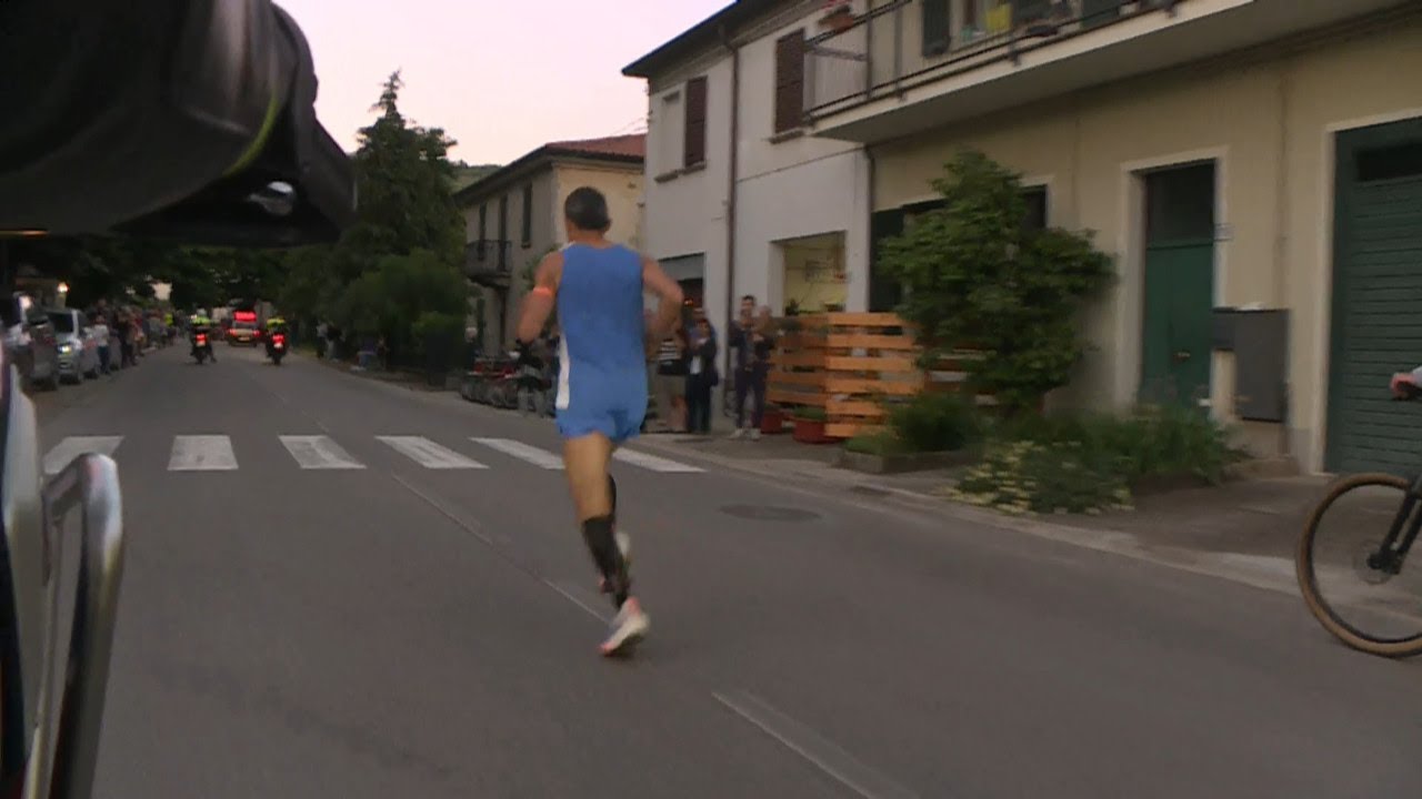 100 km del Passatore: 5,5 ore di gara, Milani si avvicina a Brisighella, Bergaglio 