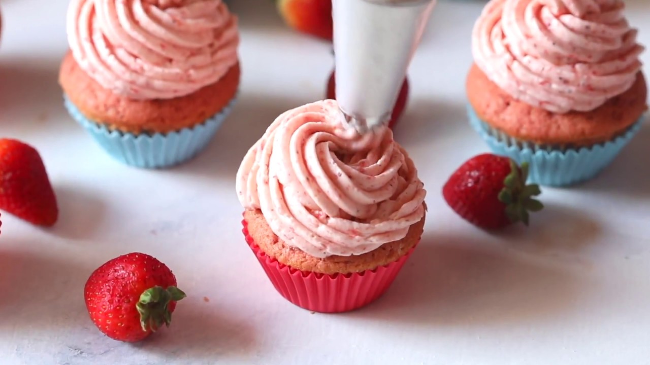 Homemade Strawberry Cupcakes Recipe