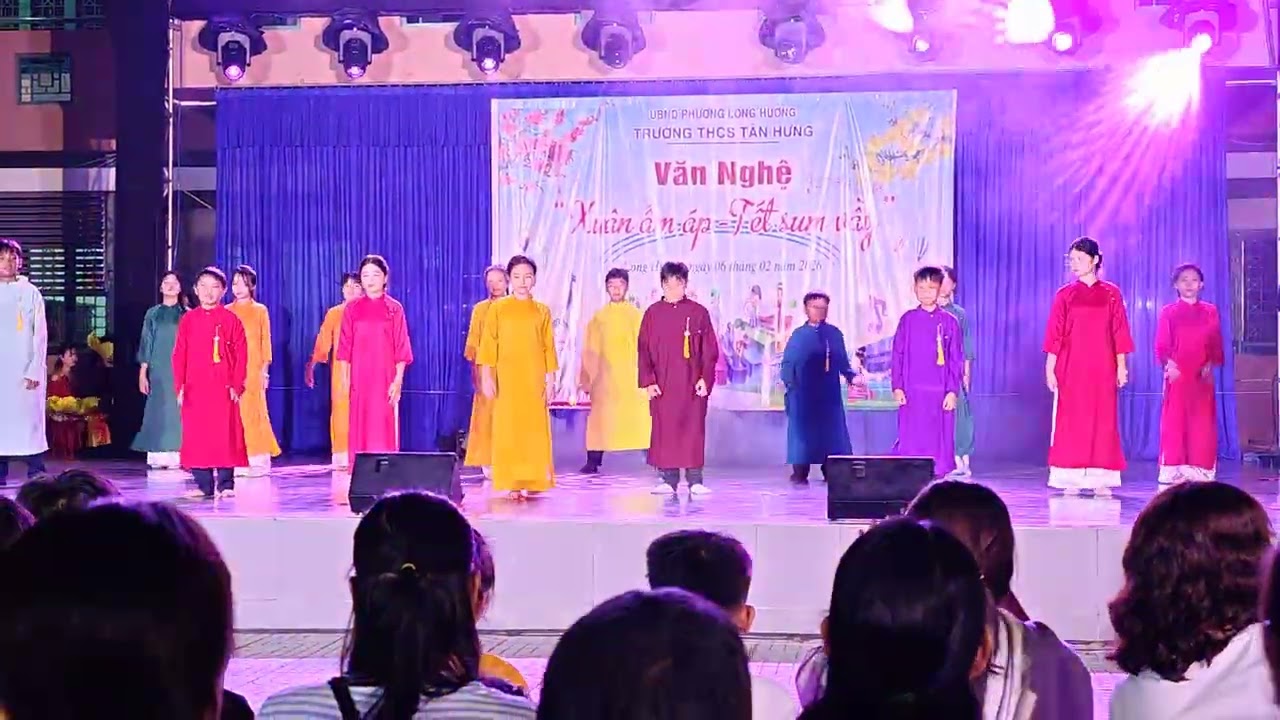 Văn nghệ cuối năm PTTH Trần Văn QUANG 