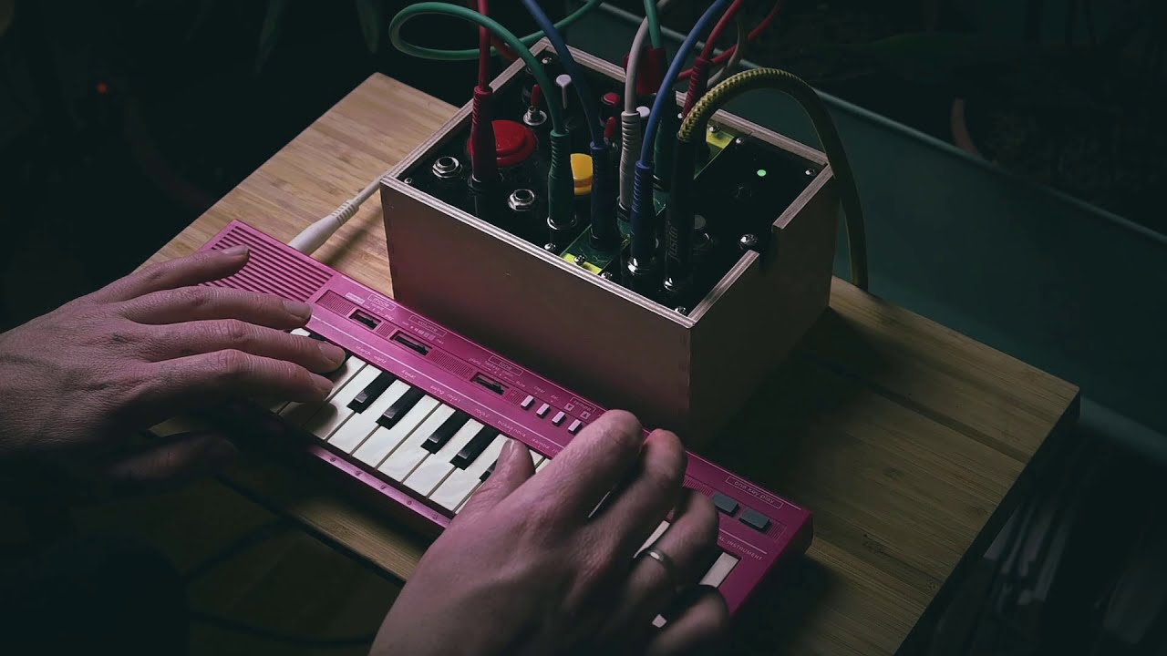 CASIO PT-1 is a massive synth
