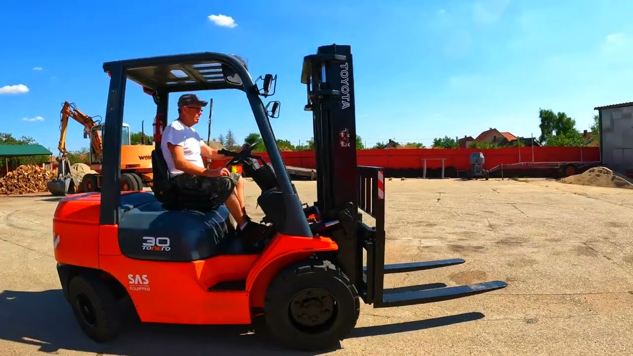 Toyota Tonero 30 diesel forklift presentation video