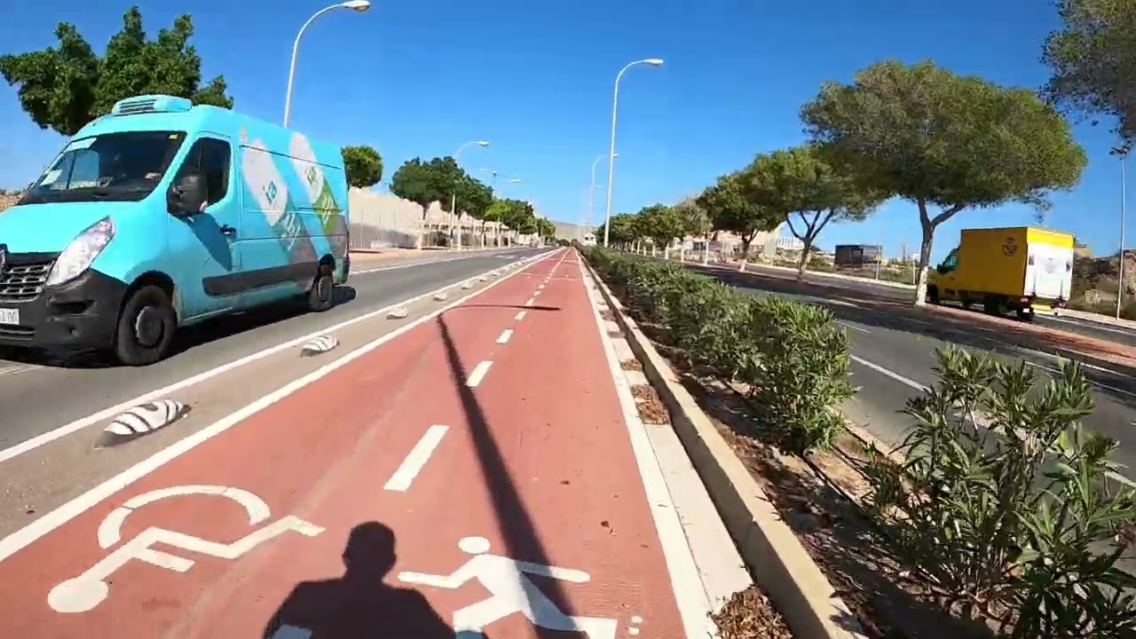 Almería: carril bici Isla de Cabrera - Avda. Torrecárdenas