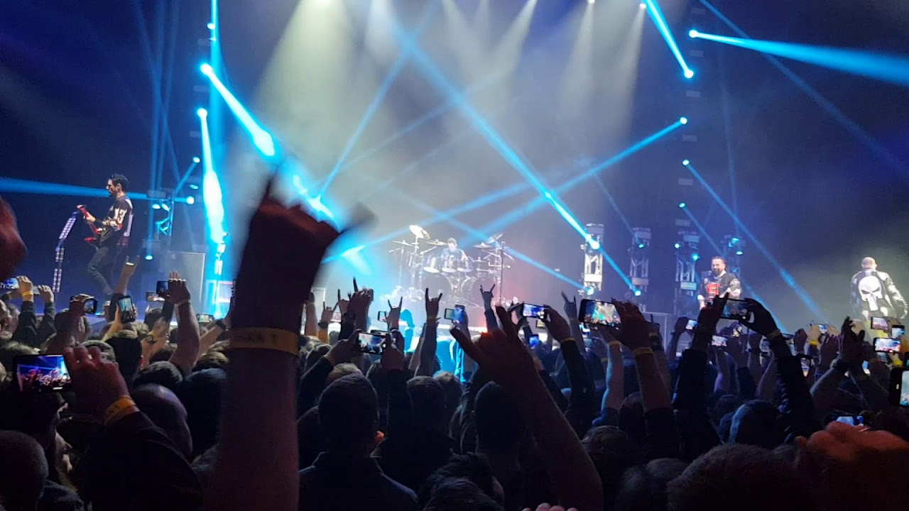 Five Finger Death Punch - Lift Me Up (Live in Kiev 2020)