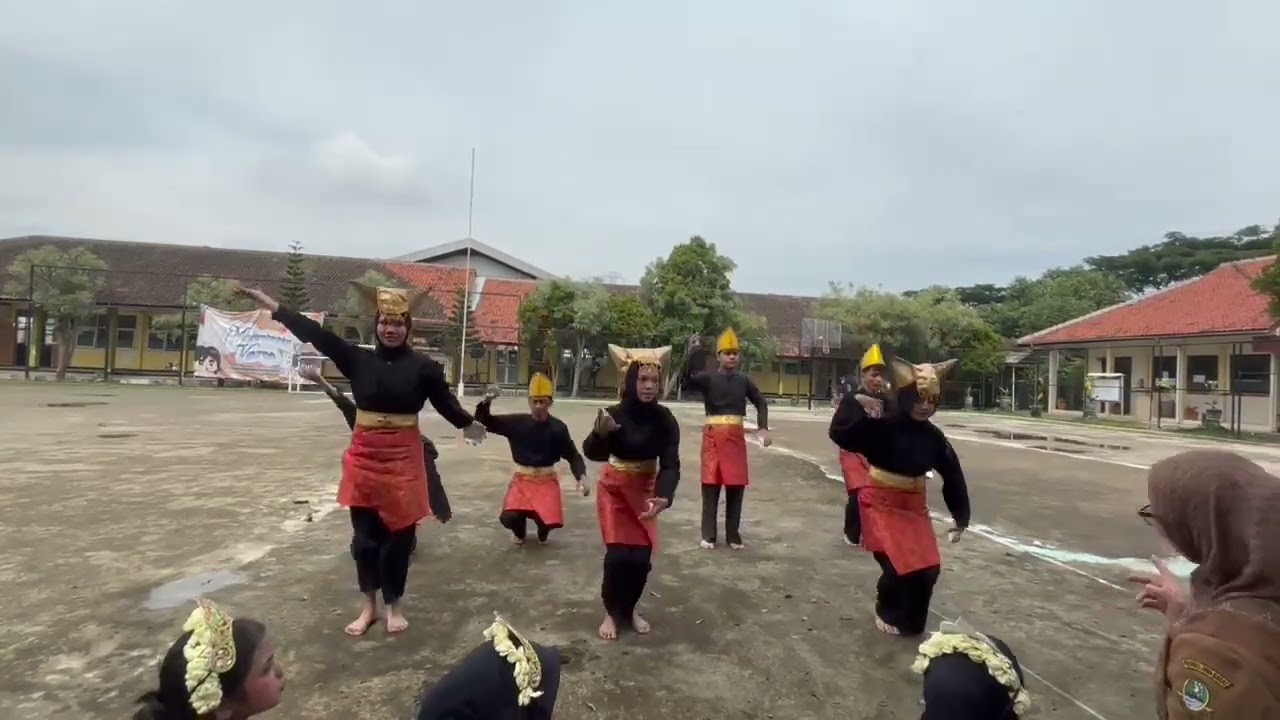 tari piring with kelompok 2