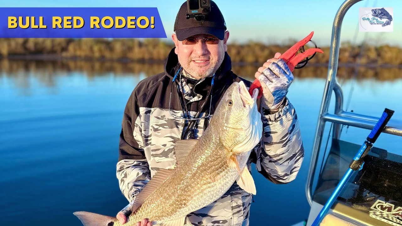 AGGRESSIVE REDFISH BITE | Right Before the Freeze - Galveston East Bay