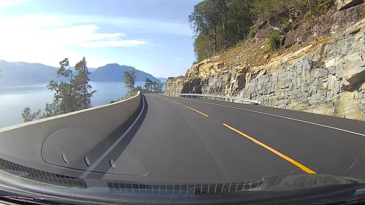 A taste of RV79 in Hardanger - from Eide/Granvin to Øystese. Small dashcam  glimpses.