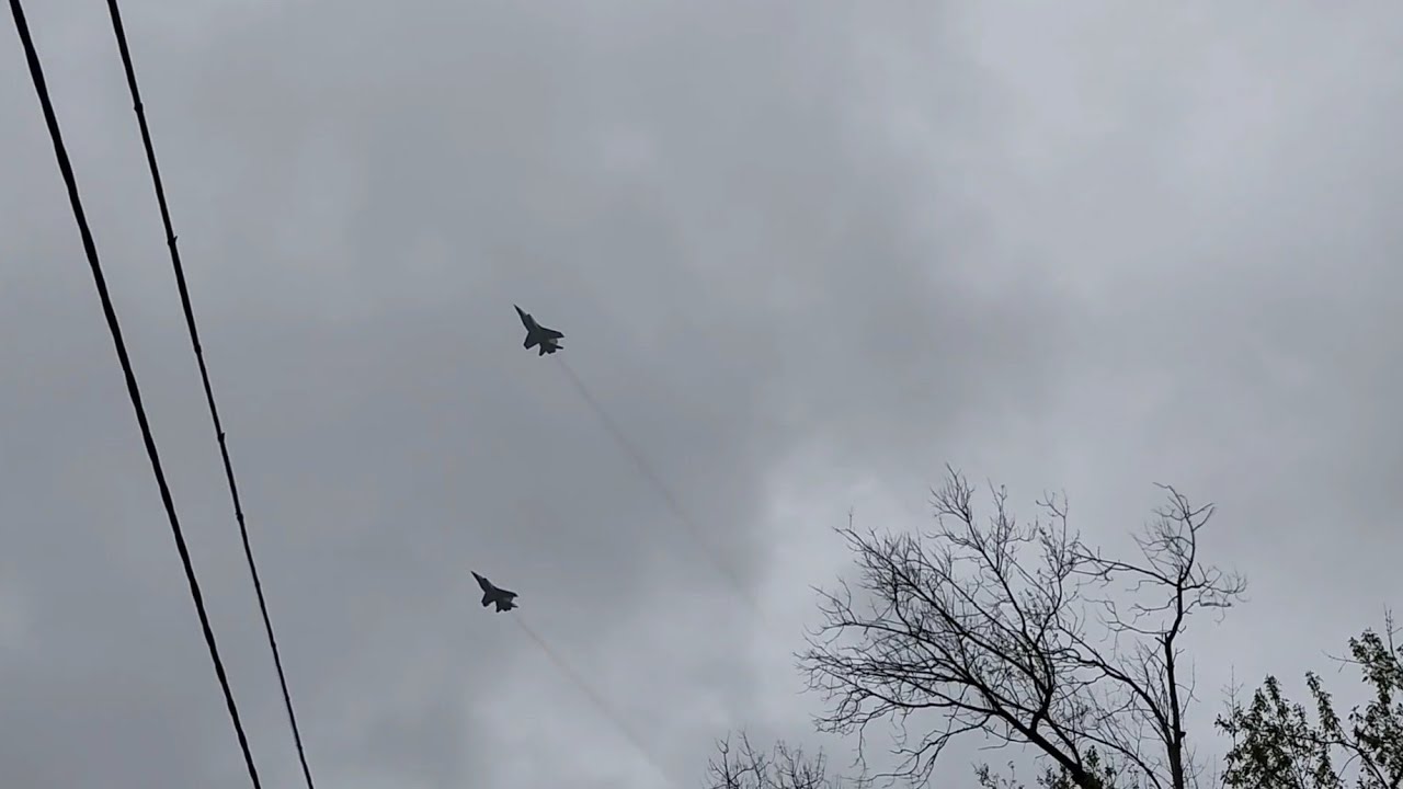 Sound of four MiG-31K (for connoisseurs)