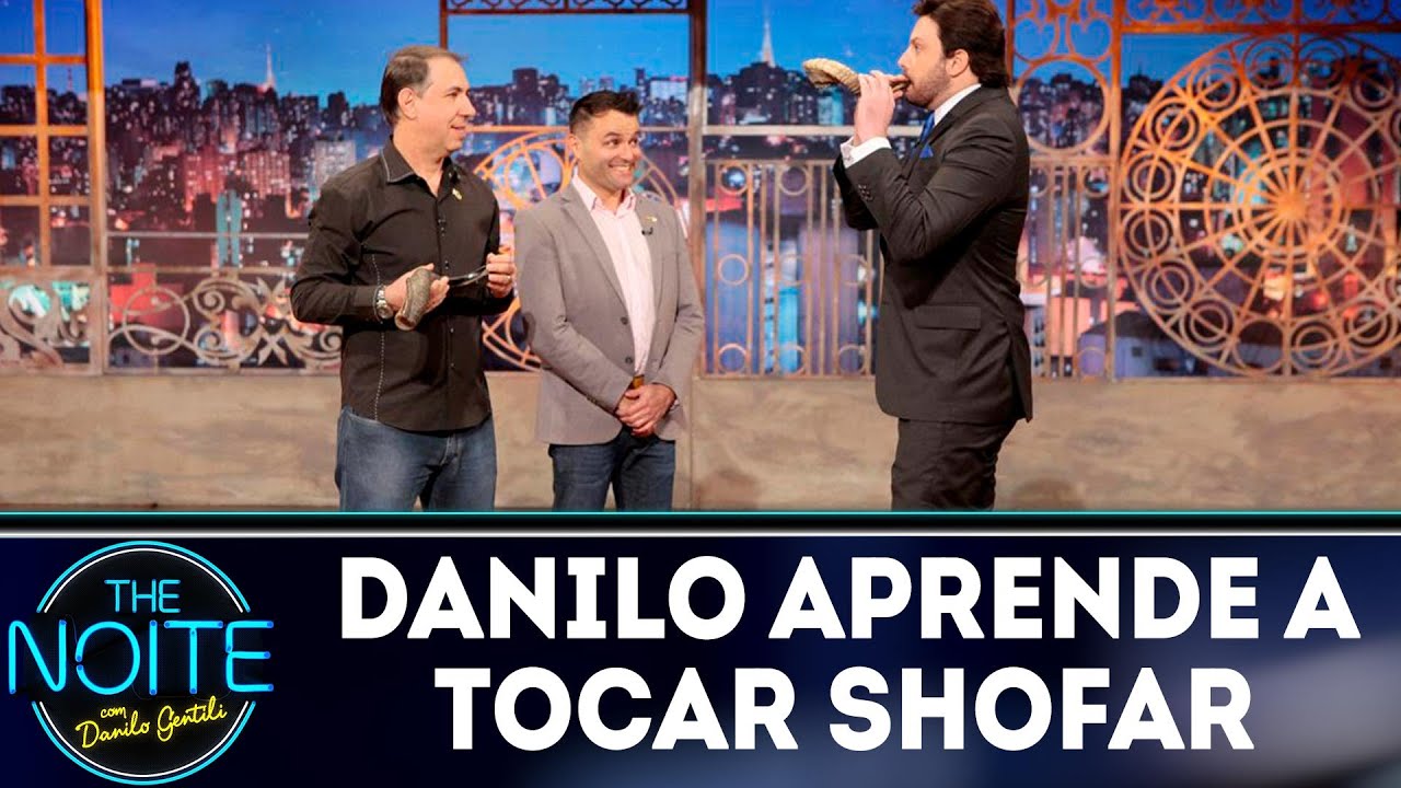Danilo aprende a tocar shofar com Sergio Levy e Persio Bider | The Noite (11/09/18)