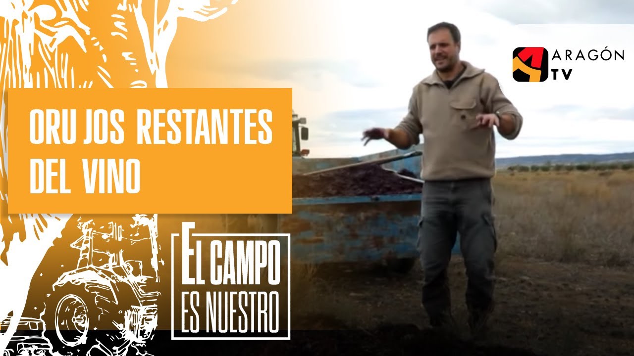 Los orujos restantes del vino son utilizados como abono para el campo