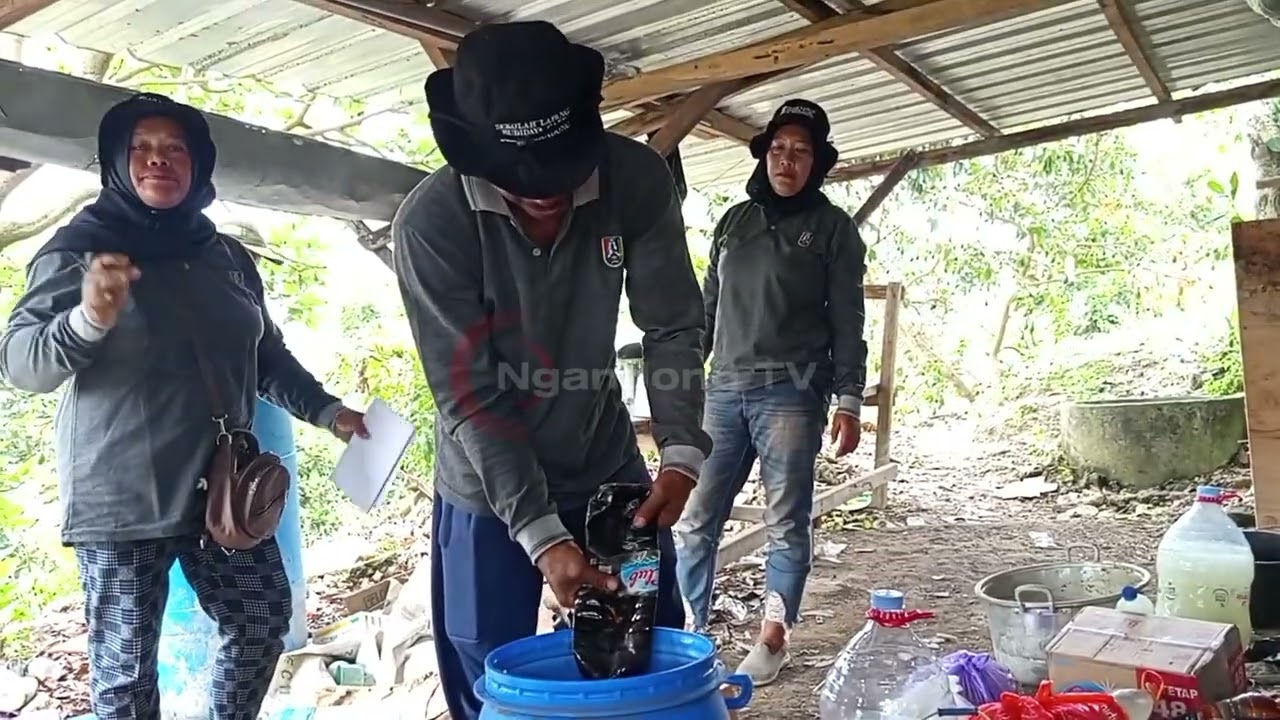 PROSES PEMBUATAN PUPUK ORGANIK CAIR || BIOFRES