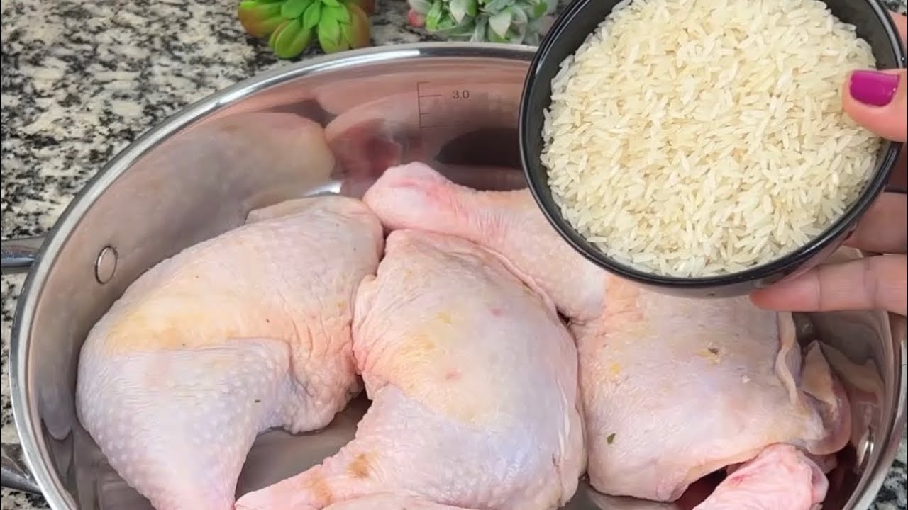 🔥 ARROZ COM FRANGO NO FORNO – RECEITA FÁCIL, ECONÔMICA E DELICIOSA! 🍗🍚