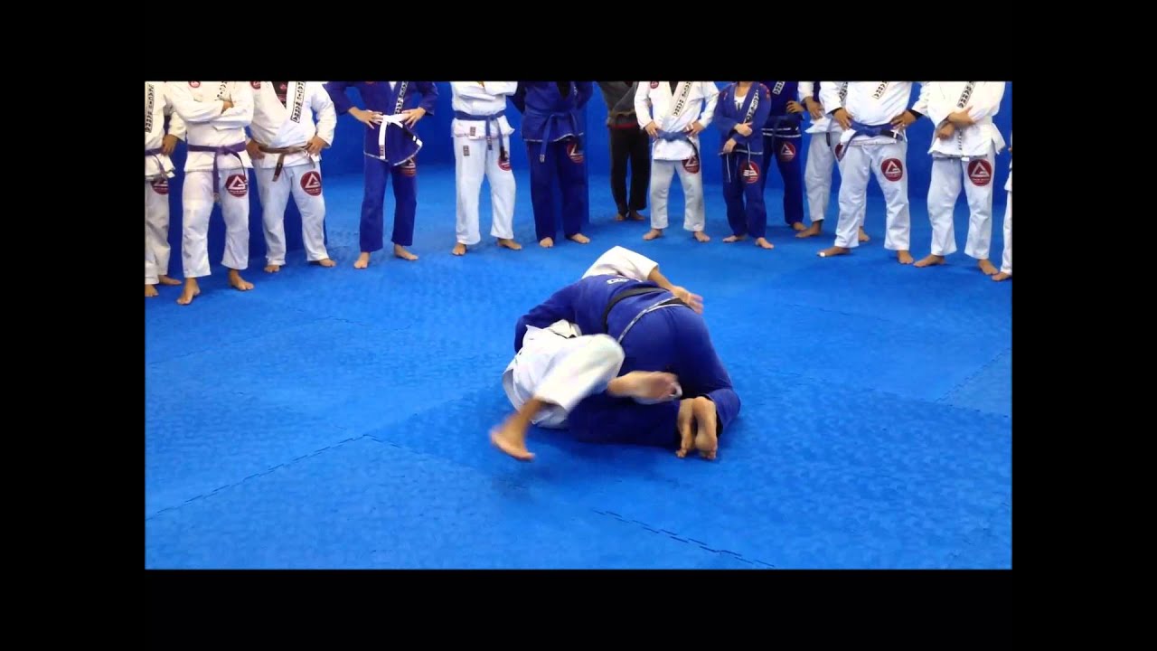 Invers&atilde;o da meia guarda com o bra&ccedil;o esgrimado - Prof. Jefferson Moura (Gracie Barra Rio Matriz)