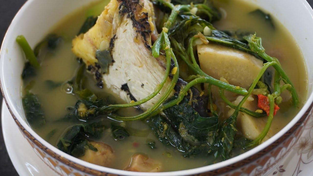 Khmer Samlor Proher (សម្លរប្រហើរ) | Traditional Cambodian Fish & Vegetable Soup