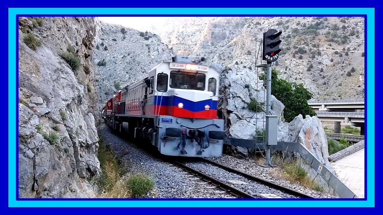 &Ccedil;ift Tren (Blok Tren): 1. Tren DE33000 + DE22075 Loko &  2. Tren DE24000 Loko