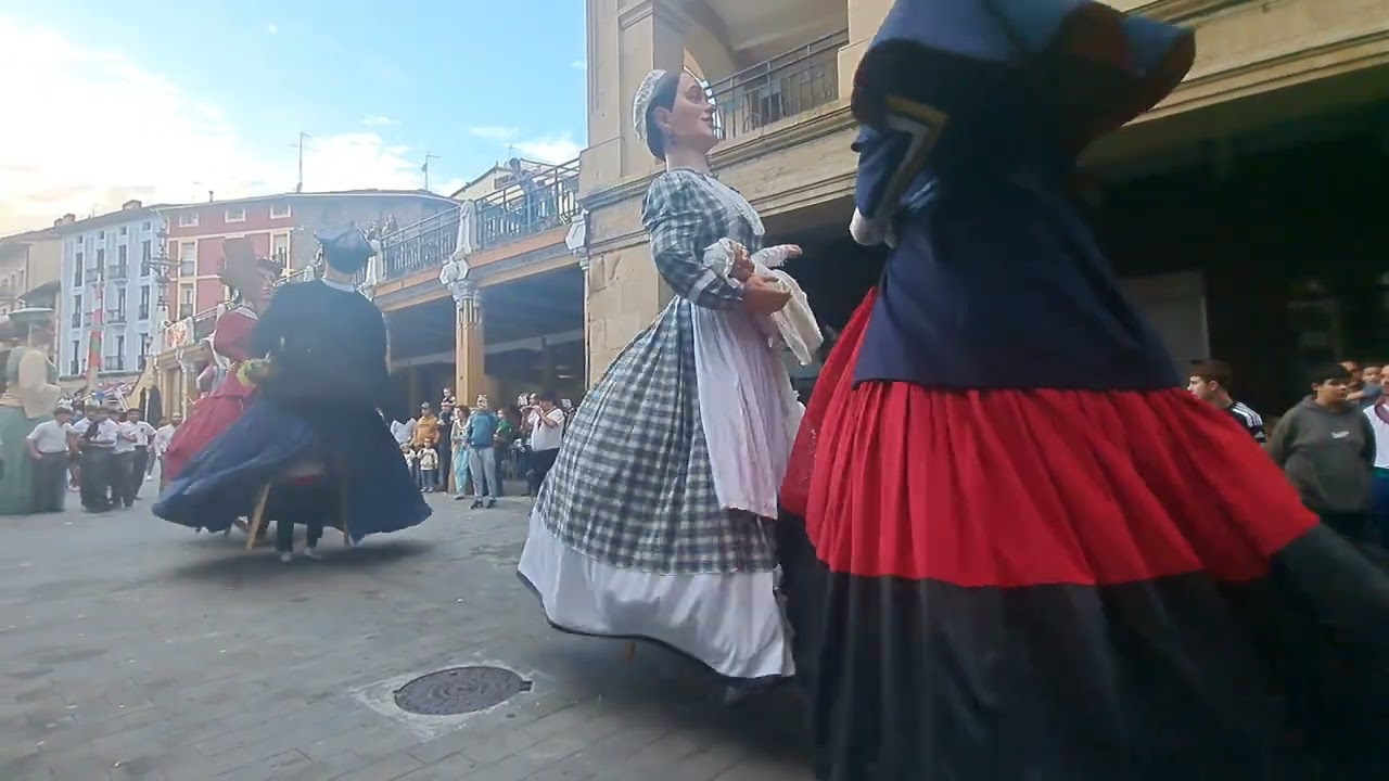 Vals de los Gigantes de Pasaia en el III. Ekaitz Eguna (Tarde) | 2 de noviembre de 2024