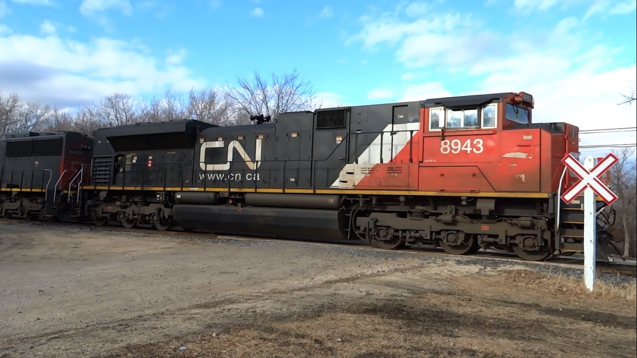 CN 8943 crossing Notre Dame St. southbound in Winnipeg, Manitoba
