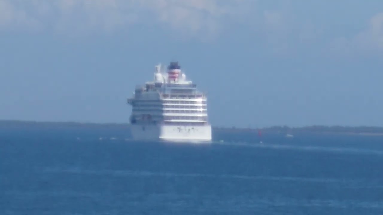郵船クルーズが運航するクルーズ客船✨飛鳥Ⅲ✨🛳️７月19日第1海堡沖に🌊2025年7月20日から就航へ