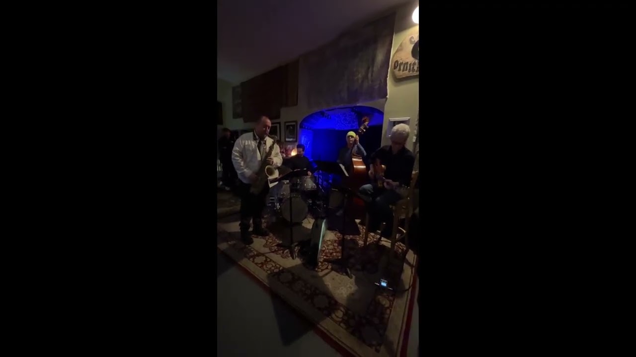 Phillip Santos Quartet Live @ Cafe Ornithology