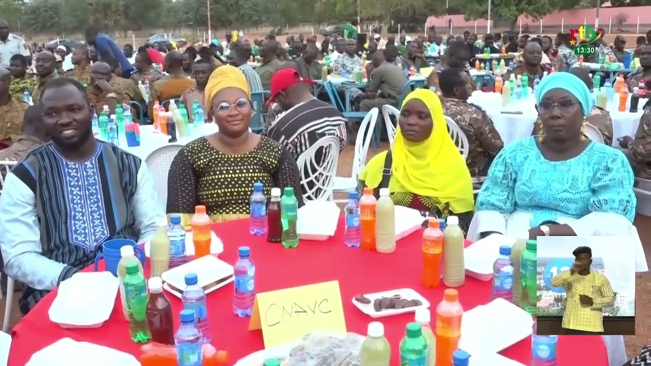 Месяц взаимопомощи и солидарности: 2-й военный округ организовал коллективную церемонию завершени...