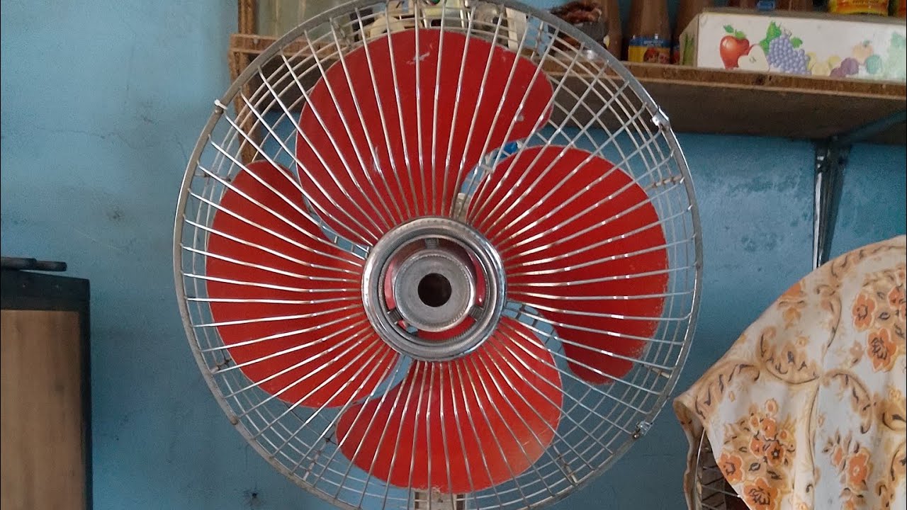 1975 Tatung-Standard Stand Fan Model:NSA-16MB
