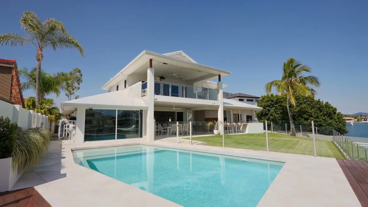 25 Drysdale Place, Paradise Point, Proudly Presented By James Drake Group