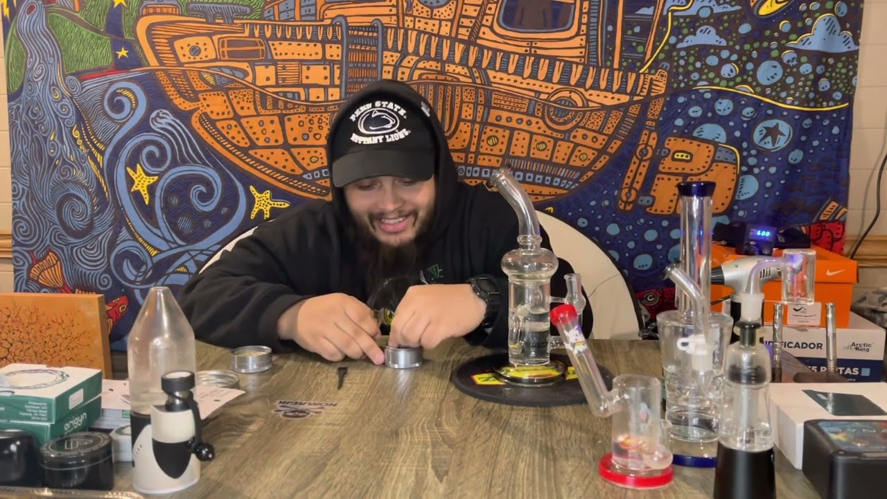 Red Velvet Runtz #4 L.I.T . Ft TiTi injector vape .