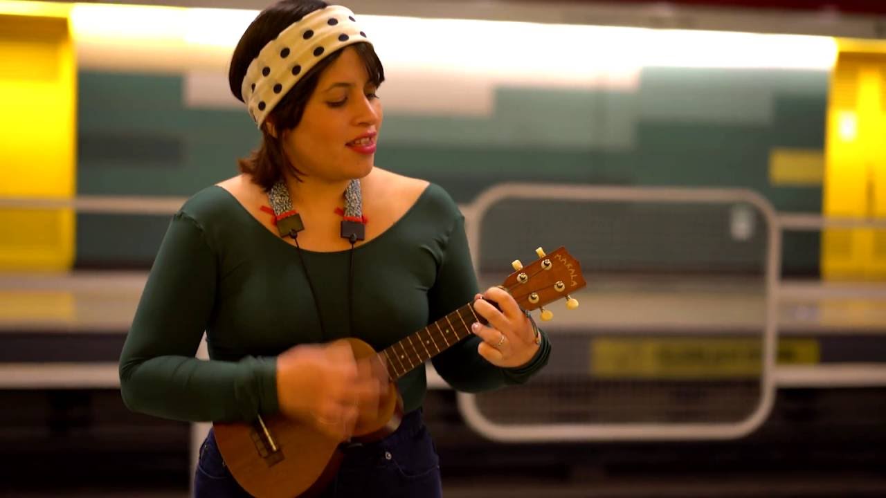 MIG ~ WHEN YOU'RE SMILING (made famous by Louis Armstrong) ~ Ukulele cover