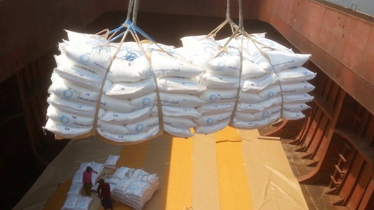 SCMarine - Loading cargo is thai sugar in bags @ 50 Kg