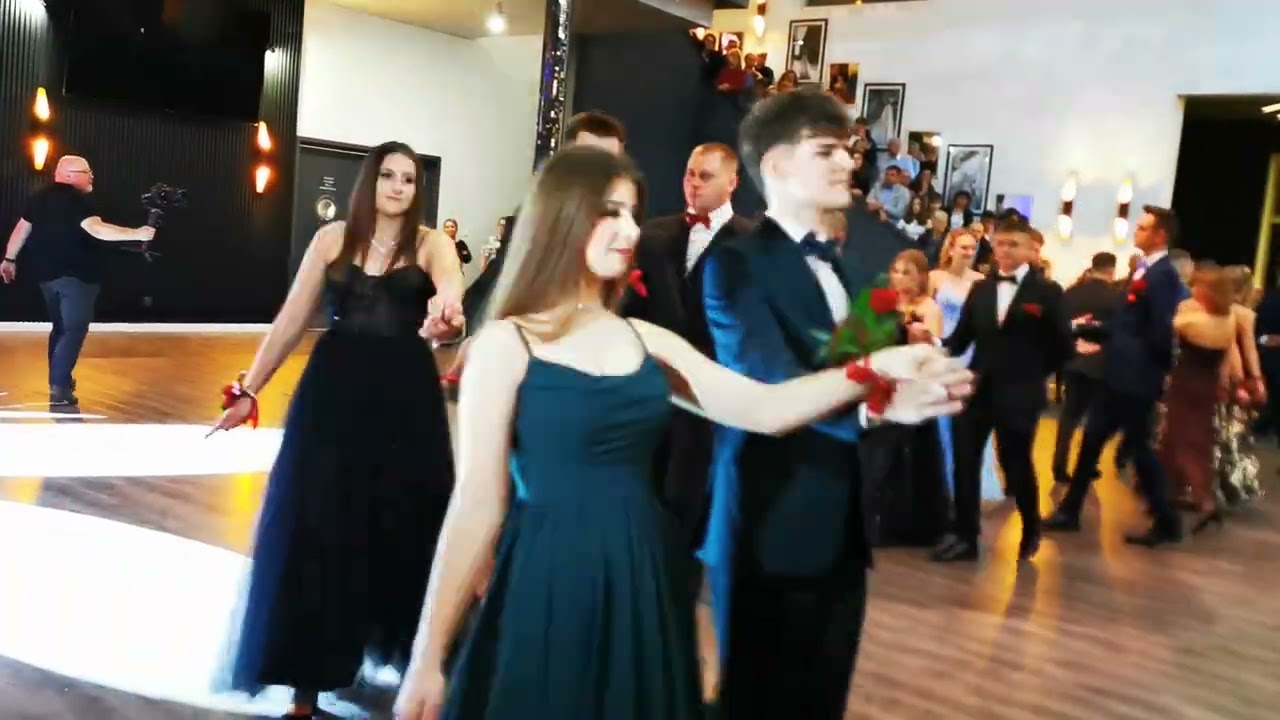 Polonez uczniów ZSP nr 2 w Łowiczu 