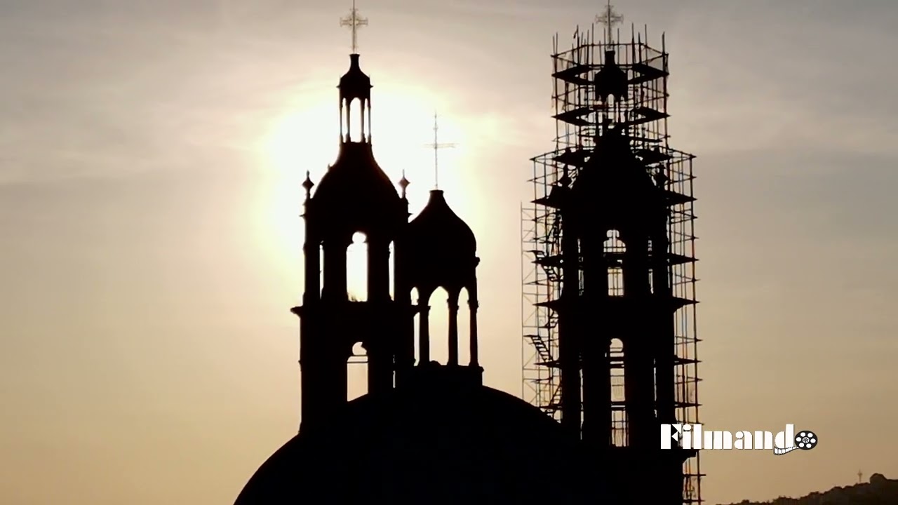 La Majestuosa Catedral de Tepic al Atardecer: Un Viaje a Trav&eacute;s del Tiempo 🌅