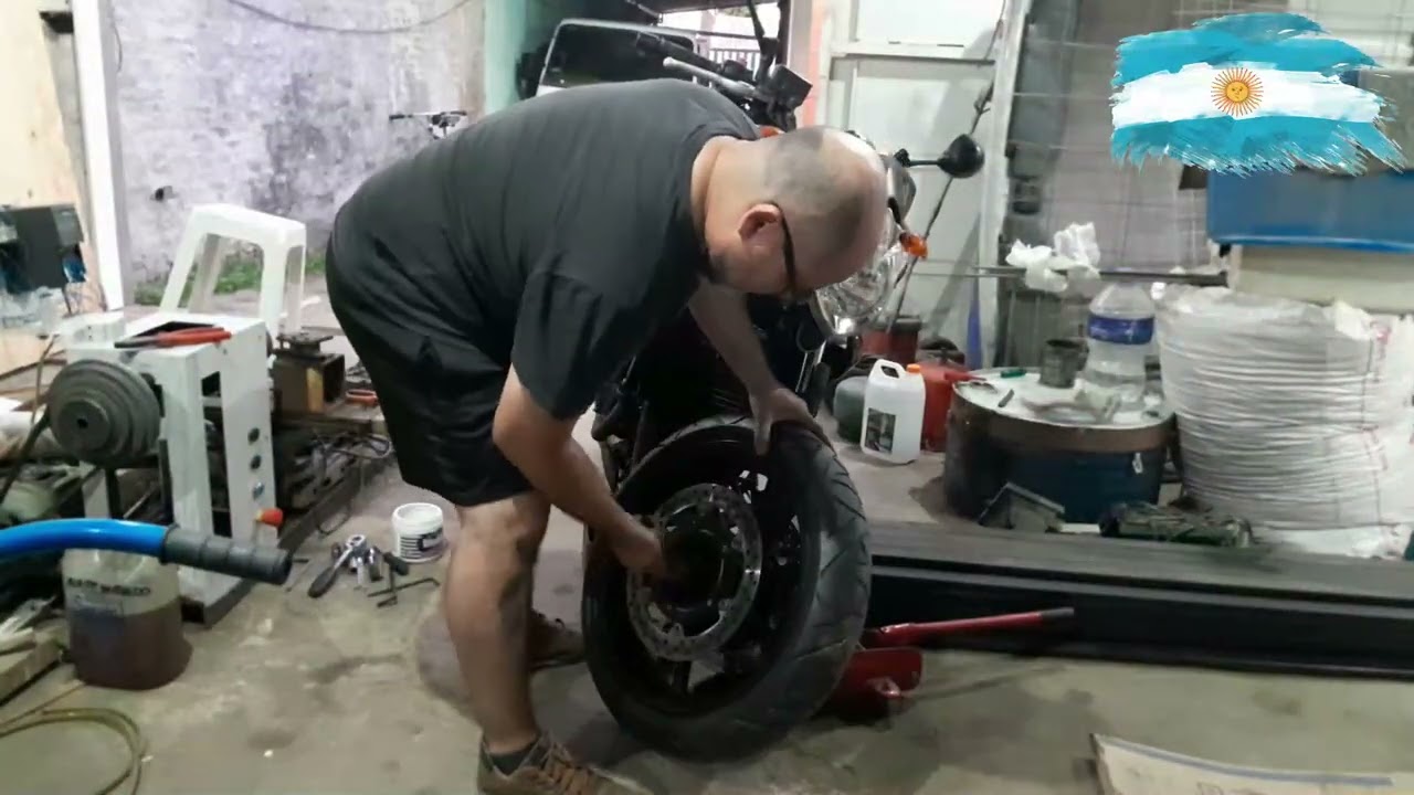 Yamaha XJ6-N, cambio de retenes de barrales, Parte 1.