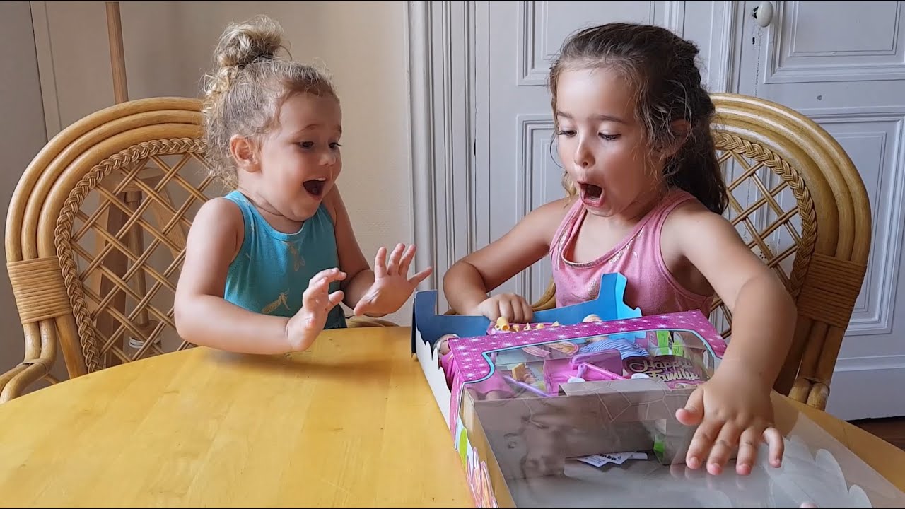 Steffi Love Happy Family unboxing - Mommy Steffi is pregnant and ready for an addition to the family