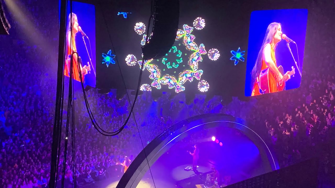 “BUTTERFLIES” LIVE KACEY MUSGRAVES