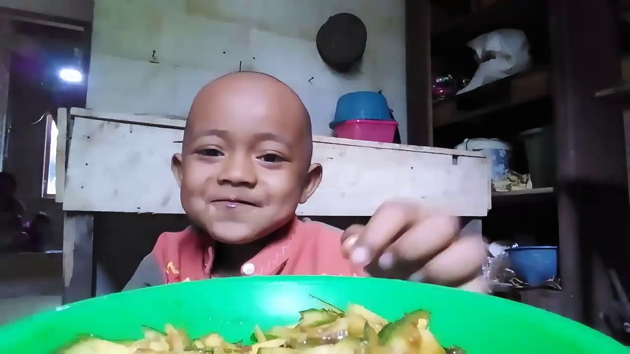 AWALNYA SENENG ENDING NYA MAU NANGIS😁. PEDES gila rujak mangga muda