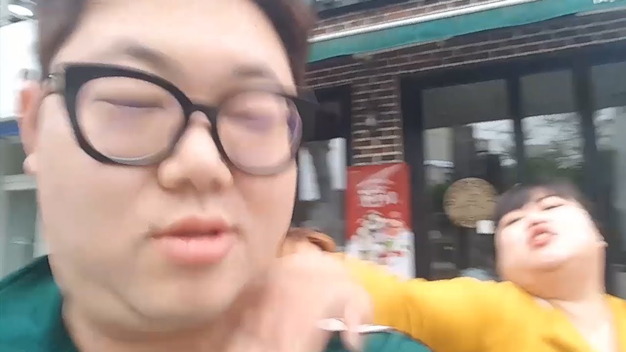 아침부터 여자들한테 시달리네요 나란 남자 후...