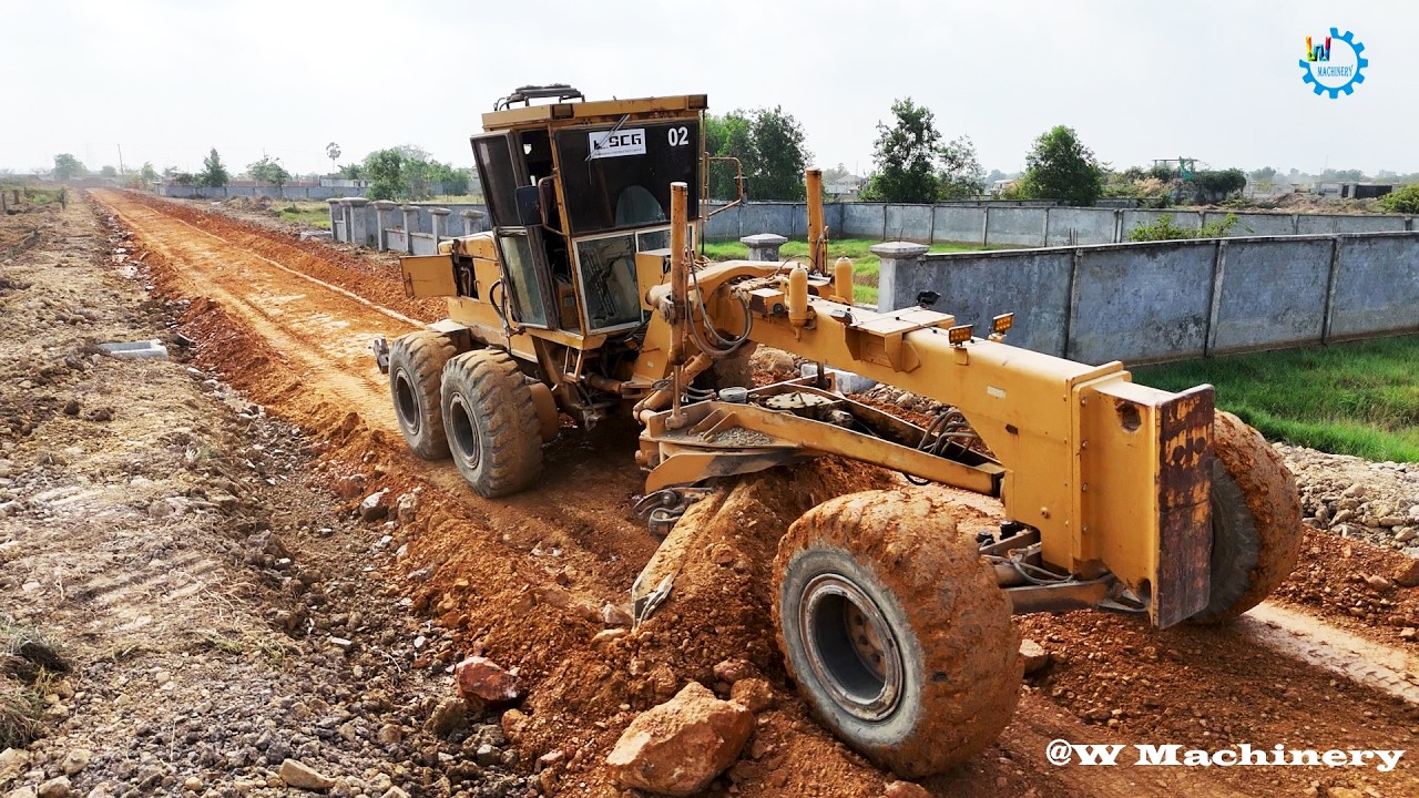 Nicely Action Komatsu Motor Grader Spreading Red Gravel Making Village Roads Operation Equipment