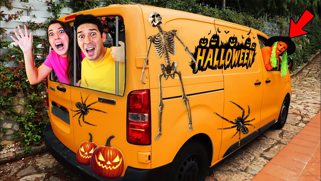 PASSIAMO LA NOTTE NEL FURGONE DELLO SPIRITO DI HALLOWEEN! 🎃